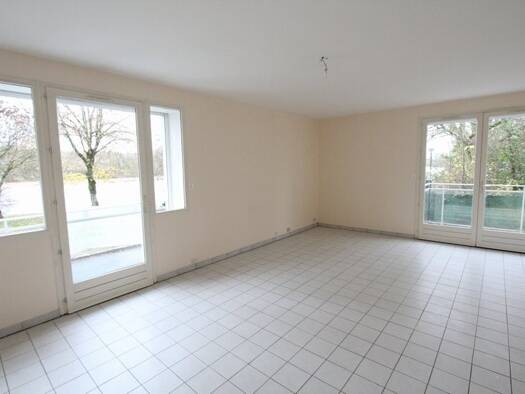 Appartement à louer 490 € 2 pièces 1 chambre 54 m² RDC La Charité-sur-Loire 58400