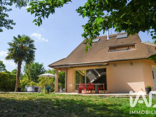 Maison à vendre 1 182 000 € 8 pièces 4 chambres 240 m² 1 000 m² de terrain Villennes-sur-Seine 78670