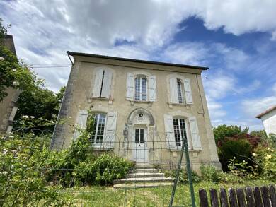 Maison à vendre 131 000 € 4 pièces 3 chambres 92 m² 950 m² de terrain Sers 16410