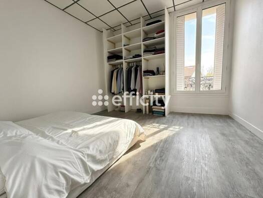 Appartement à vendre 167 000 € 3 pièces 2 chambres 57 m² Étage 1/3 Les Oiseaux Drancy 93700