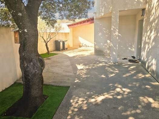 Appartement à vendre 215 000 € 3 pièces 2 chambres 48 m² RDC Sussargues 34160