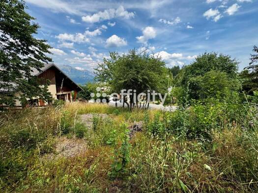 Terrain constructible à vendre 63 000 € 572 m² de terrain Station de Laye en Champsaur Laye 05500