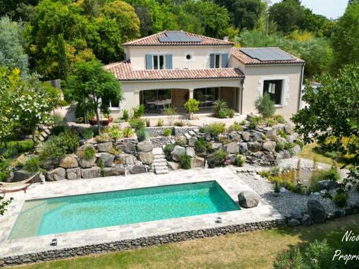 Maison à vendre 850 000 € 7 pièces 4 chambres 224 m² 2 000 m² de terrain Alexis-Montlouis Montélimar 26200