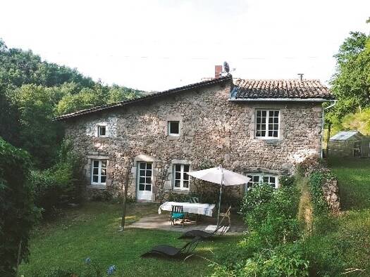 Maison de plain-pied à vendre 398 000 € 8 pièces 4 chambres 245 m² 30 000 m² de terrain Malleval 42520