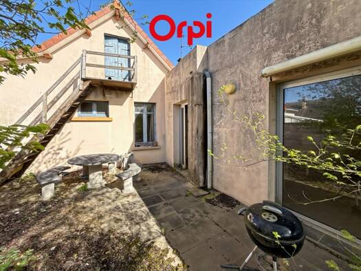 Maison à vendre 87 200 € 3 pièces 2 chambres 141 m² 577 m² de terrain Connerré 72160