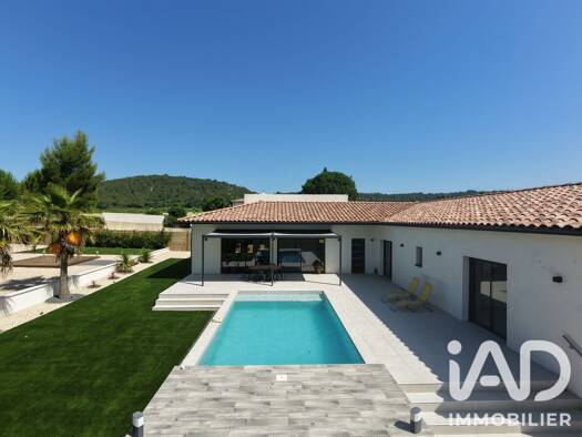 Maison à vendre 790 000 € 6 pièces 5 chambres 198 m² 1 370 m² de terrain Clarensac 30870