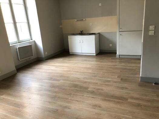 Appartement à louer 744 € 2 pièces 1 chambre 54 m² RDC Centre Ville La Rochelle 17000