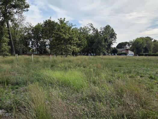 Terrain constructible à vendre 139 000 € 714 m² de terrain Parentis-en-Born 40160