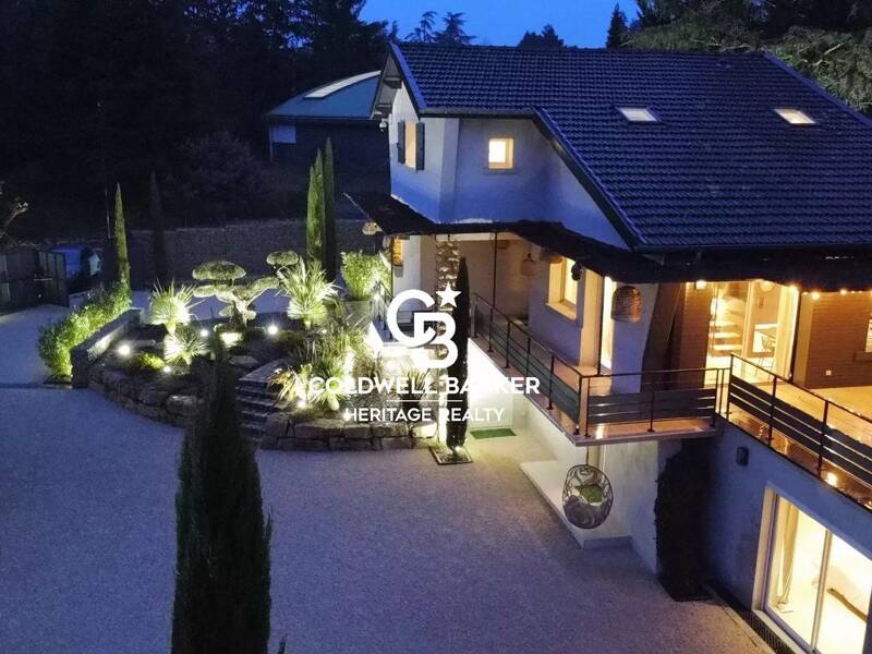 Maison à vendre, 250m², CHARBONNIERES LES BAINS