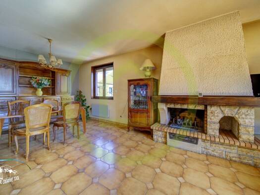 Maison à vendre 250 000 € 7 pièces 5 chambres 131 m² 1 500 m² de terrain Champey sur Moselle 54700