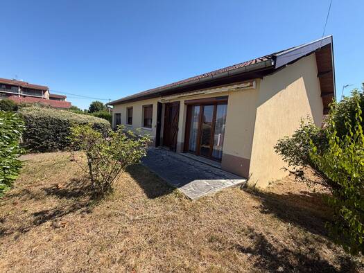 Maison de plain-pied à vendre 240 000 € 3 pièces 2 chambres 87 m² 644 m² de terrain Centre Péronnas 01960
