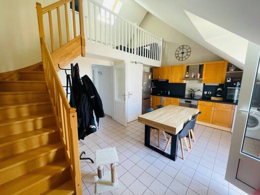 Appartement à louer 750 € 3 pièces 2 chambres 39 m² Étage 2/2 Centre Ville Étampes 91150