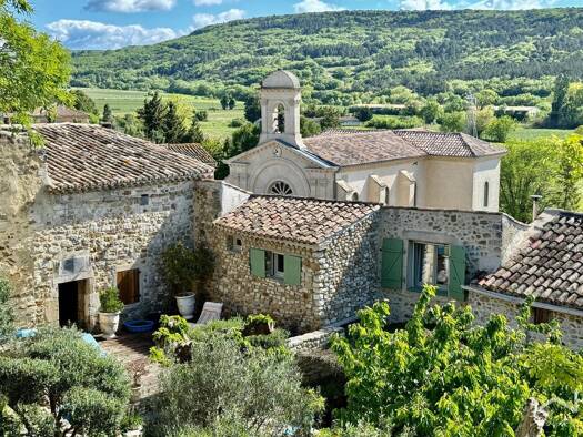 Maison à vendre 365 000 € 6 pièces 3 chambres 110 m² 630 m² de terrain Roussas 26230