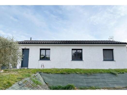 Maison de plain-pied à vendre 225 000 € 4 pièces 2 chambres 82 m² 503 m² de terrain Peyrole 81310