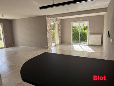 Maison à louer 1 000 € 5 pièces 4 chambres 123,4 m² 893 m² de terrain Vergeal 35680