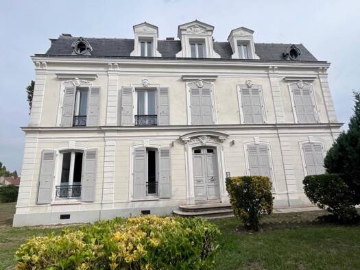 Appartement à louer 821 € 2 pièces 1 chambre 50,7 m² RDC Viarmes 95270