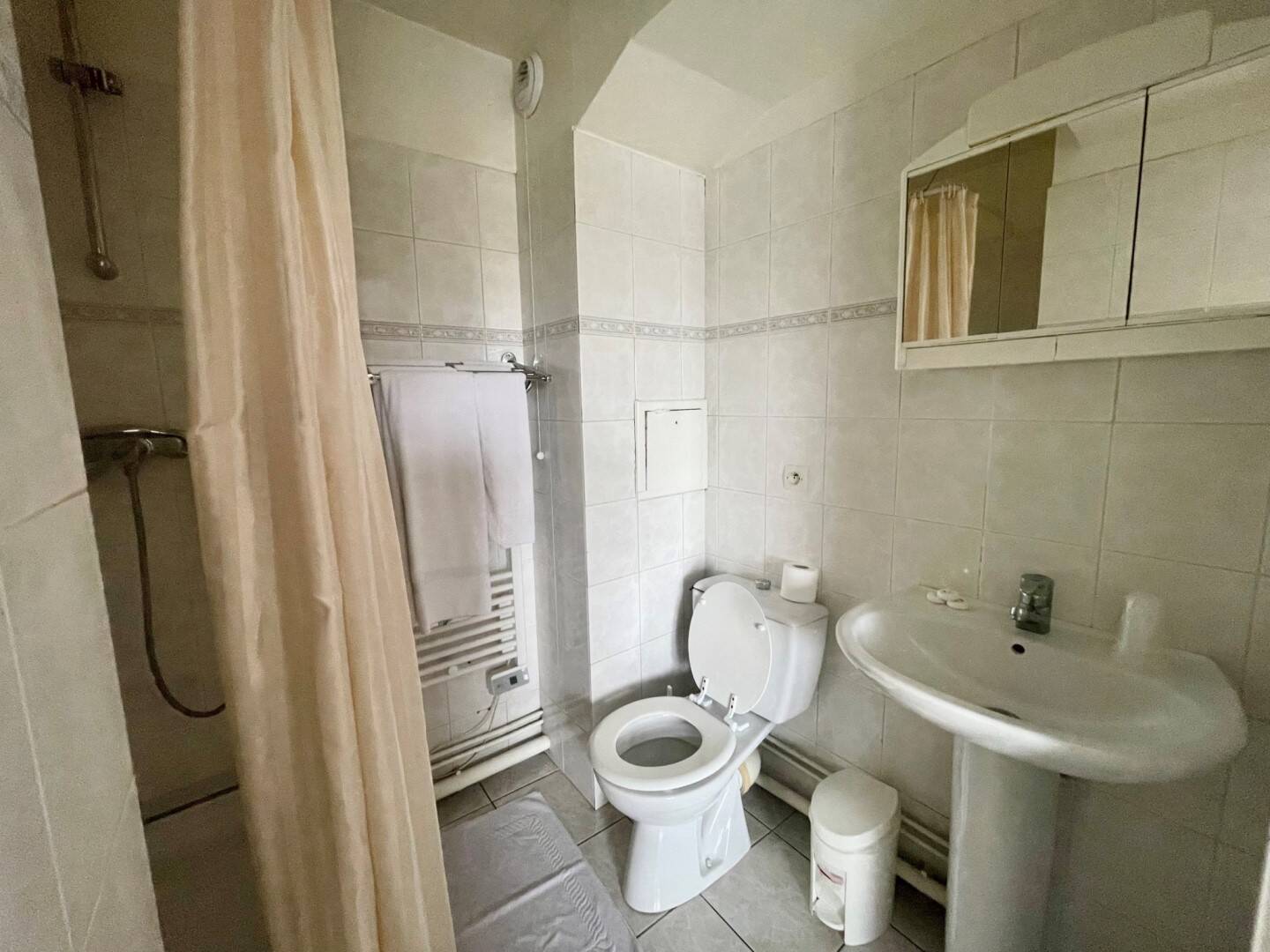 Maison à louer, 22m², SAINT MAUR DES FOSSES