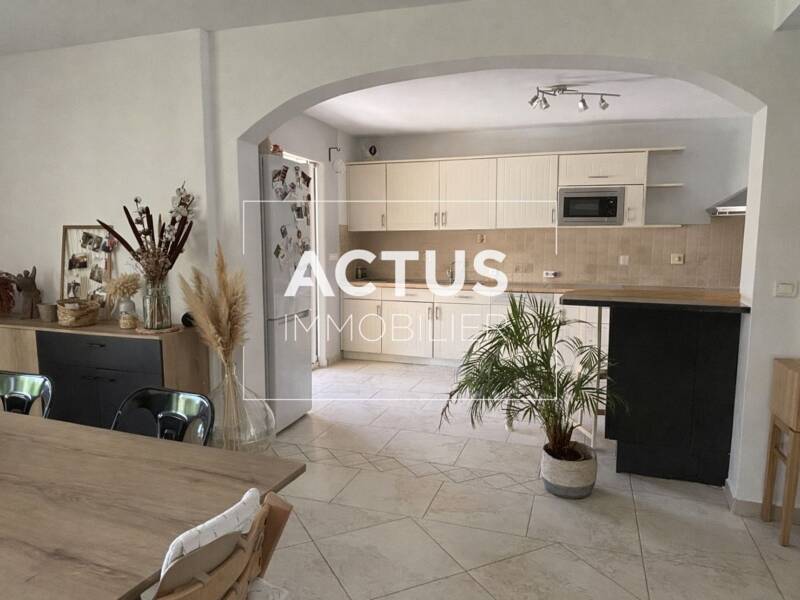 Maison à vendre, 134m², PELISSANNE