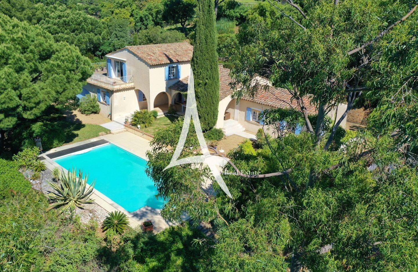 Maison à vendre, 200m², LA CROIX VALMER