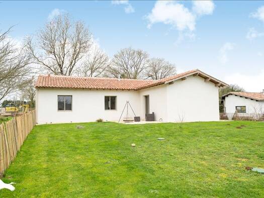 Maison à vendre 283 000 € 5 pièces 3 chambres 125 m² 956 m² de terrain Romegoux 17250