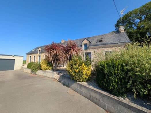 Maison à vendre 249 080 € 5 pièces 3 chambres 170 m² 2 837 m² de terrain Ploërdut 56160