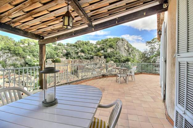 Maison à vendre 348 000 € 7 pièces 4 chambres 150,2 m² Gilette 06830
