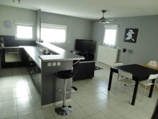 Duplex à louer 860 € 3 pièces 2 chambres 72 m² RDC Grenoble 38000