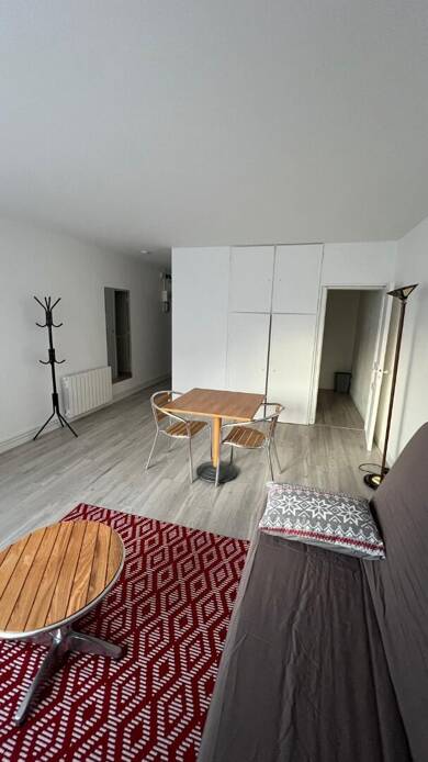 Appartement à louer 690 € 1 pièce 28 m² 4 étages Savigny sur Orge 91600