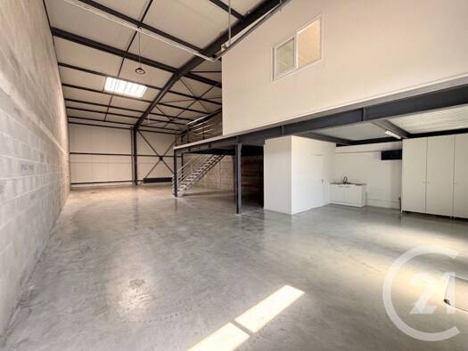 Local commercial à vendre 330 000 € Val d'Oingt 69620