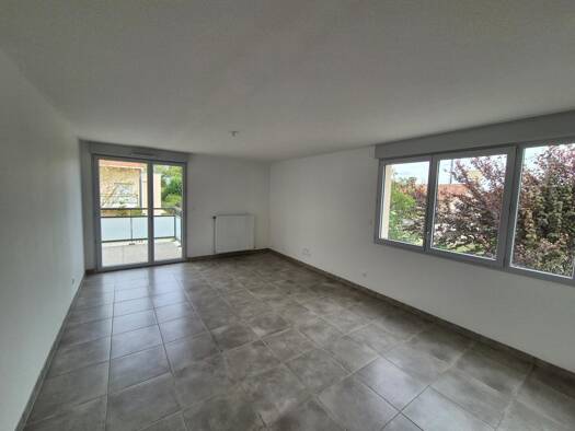 Appartement à louer 887 € 4 pièces 3 chambres 82 m² 1er étage Mondonville 31700
