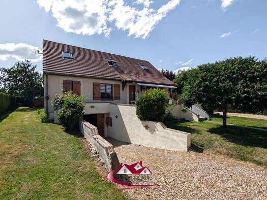 Maison à vendre 325 000 € 5 pièces 4 chambres 124 m² 874 m² de terrain Bû 28410