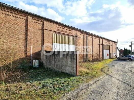 Entrepôt à vendre 199 000 € 820 m² d'espace de stockage Sequehart 02420