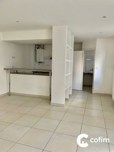 Appartement à louer 595 € 2 pièces 1 chambre 43,5 m² RDC/1 Pau 64000