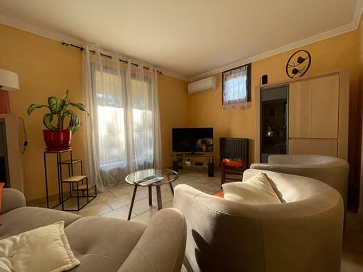 Appartement en viager 54 000 € 3 pièces 2 chambres 62 m² Étage 1/2 Nord Est Vedène 84270