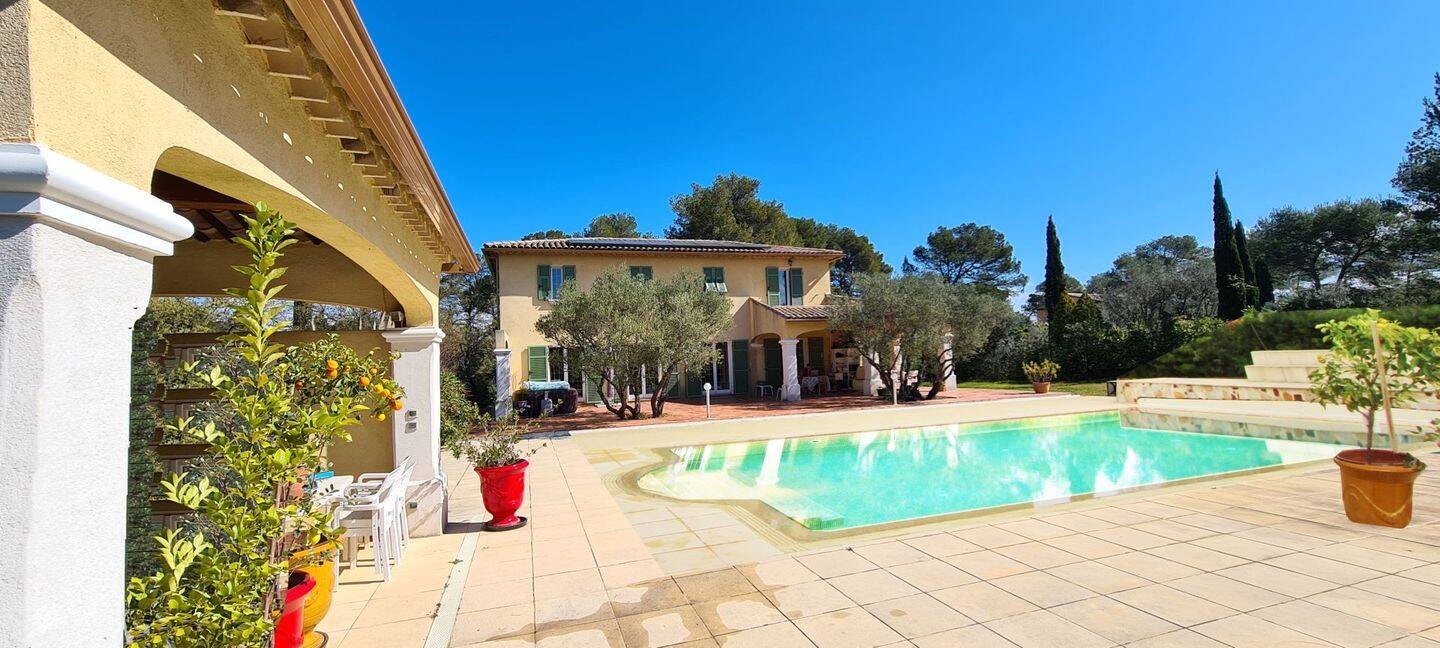 Maison à vendre, 218m², LE CANNET DES MAURES