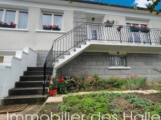 Maison à vendre 127 500 € 5 pièces 3 chambres 87 m² 447 m² de terrain Renaze 53800
