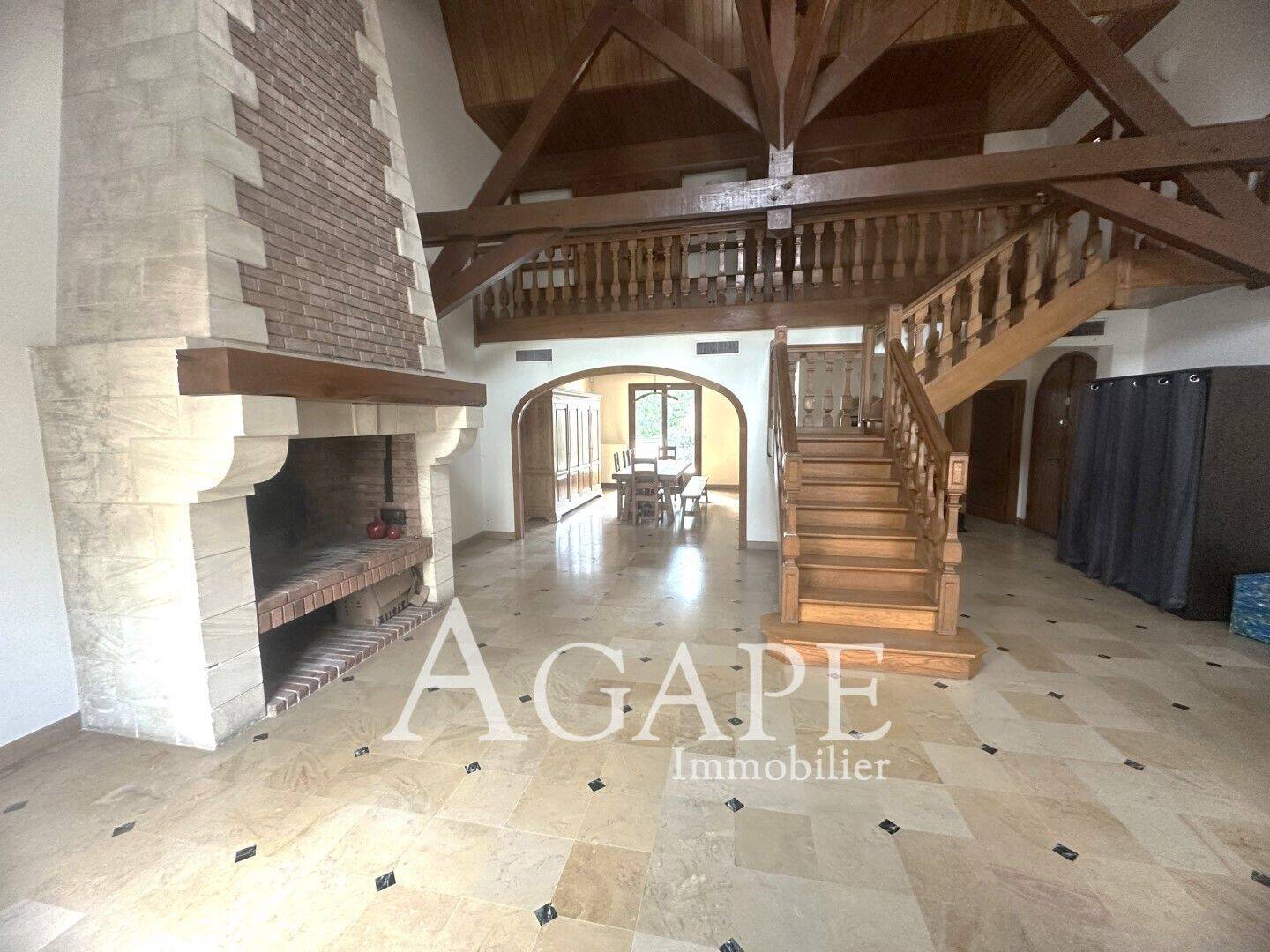 Maison à vendre, 188m², SAINT MAUR DES FOSSES