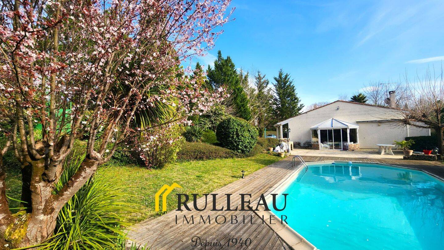 Maison à vendre, 136m², SAINT ROMAIN LA VIRVEE