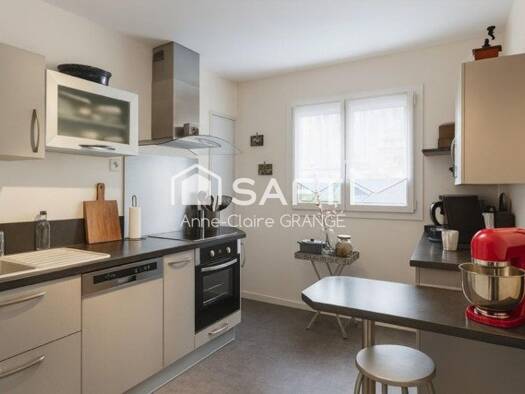 Appartement à vendre 131 000 € 4 pièces 2 chambres 64 m² 2ème étage Saint Pavin-Saint Georges Le Mans 72000