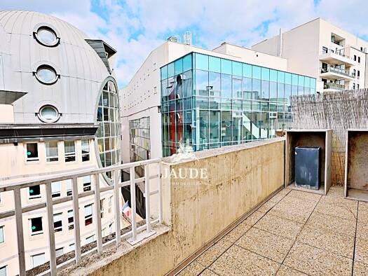 Appartement à vendre 225 000 € 3 pièces 2 chambres 60 m² Étage 5/6 Clermont Ferrand 63000