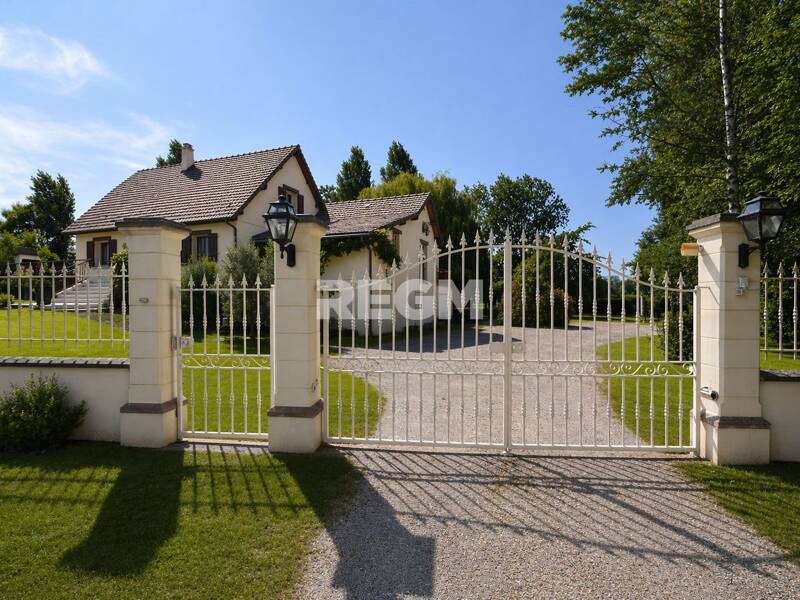 Maison à vendre, 236m², SAINTE HONORINE DU FAY