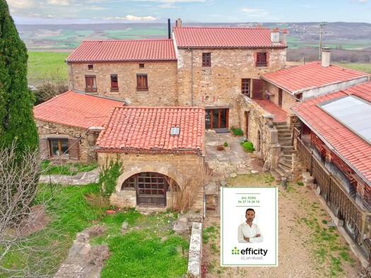 Demeure à vendre 365 000 € 11 pièces 7 chambres 330 m² 2 200 m² de terrain Nonette-Orsonnette 63340