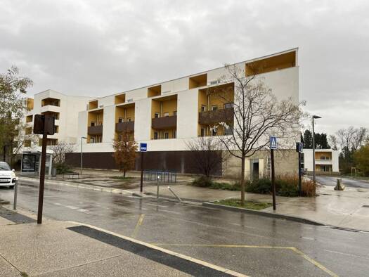 Parking à louer 80 € Montfavet Banlieue Avignon 84000