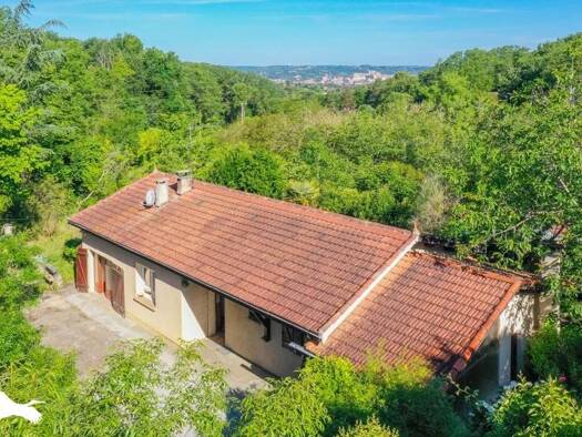 Maison de plain-pied à vendre 149 500 € 5 pièces 3 chambres 100 m² 4 684 m² de terrain Rural Auch 32000