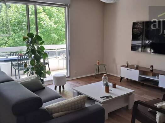 Appartement à vendre 220 000 € 4 pièces 3 chambres 92 m² 2ème étage Presles-Puybesseau Cusset 03300