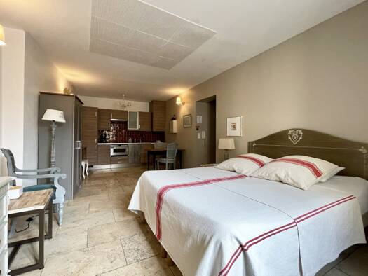 Studio à vendre 155 000 € 1 pièce 33 m² Étage 2/3 L'Isle-sur-la-Sorgue 84800