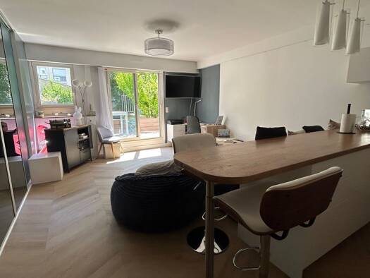 Appartement à vendre 585 000 € 2 pièces 1 chambre 58 m² Étage 1/5 Violet Commerce Paris 15ème arrondissement 75015