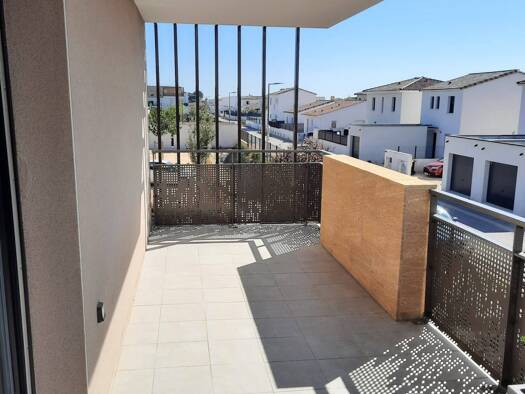 Appartement à louer 781 € 3 pièces 2 chambres 62,1 m² 1er étage Garons 30128