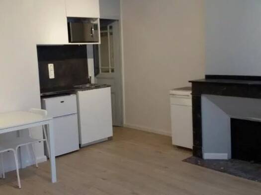 Appartement à louer 680 € 1 pièce 25 m² Étage 1/2 Toulouse 31300