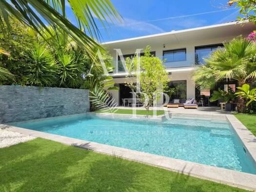Villa à vendre - Première occupation 2 900 000 € 8 pièces 4 chambres 270 m² 650 m² de terrain Petit Juas Cannes 06400